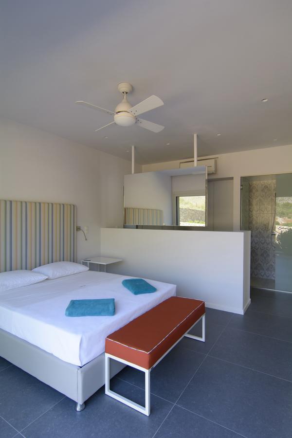 Lavender Cove Aparthotel Korfos Exterior photo