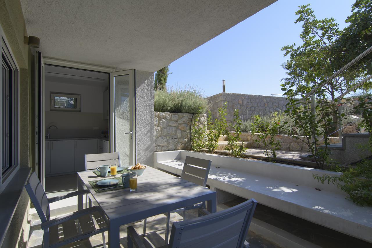 Lavender Cove Aparthotel Korfos Exterior photo