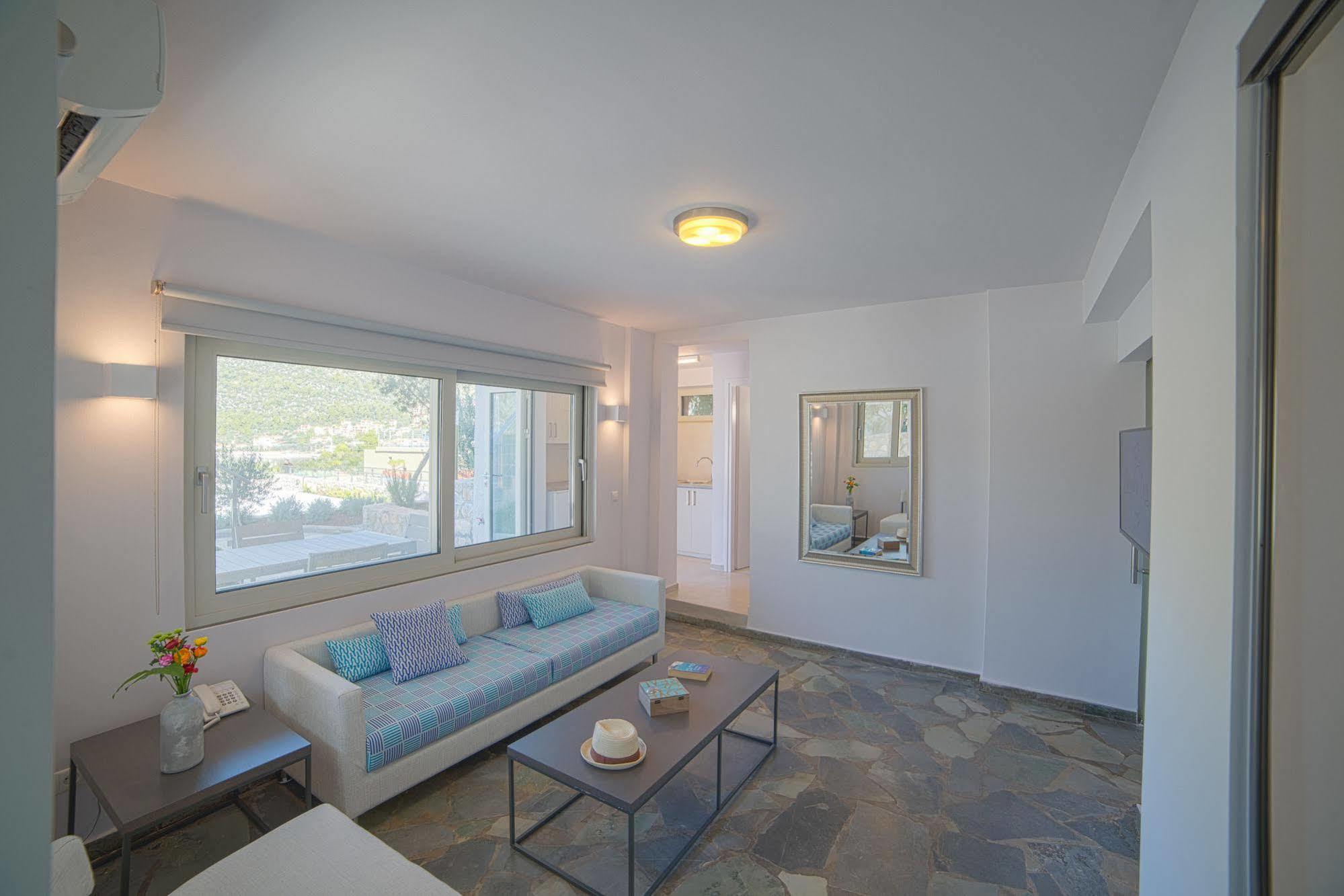 Lavender Cove Aparthotel Korfos Exterior photo