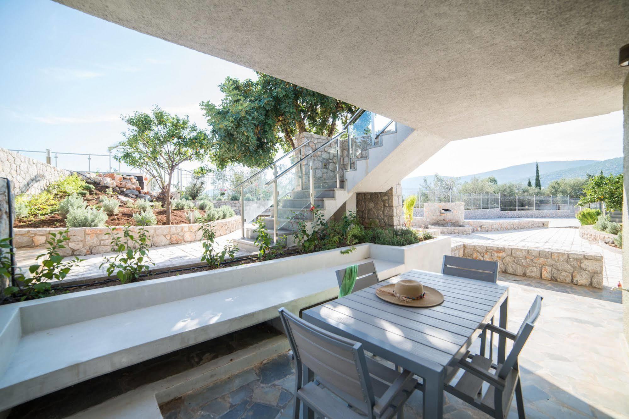 Lavender Cove Aparthotel Korfos Exterior photo