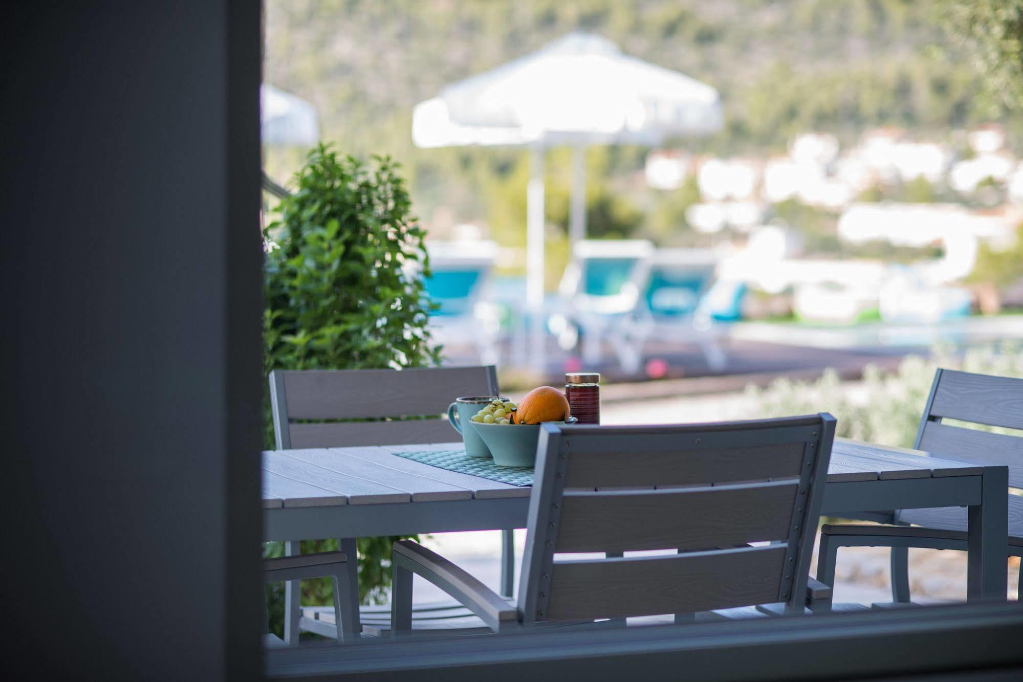 Lavender Cove Aparthotel Korfos Exterior photo