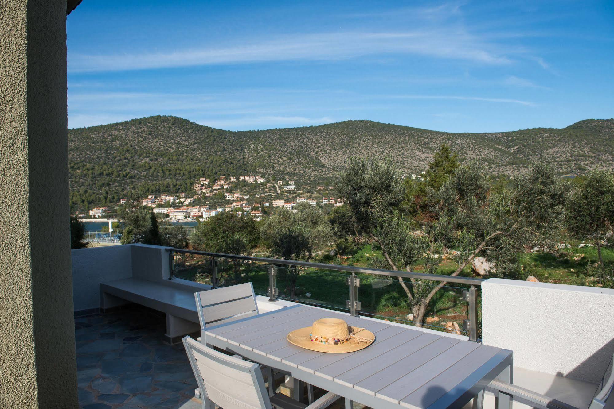 Lavender Cove Aparthotel Korfos Exterior photo